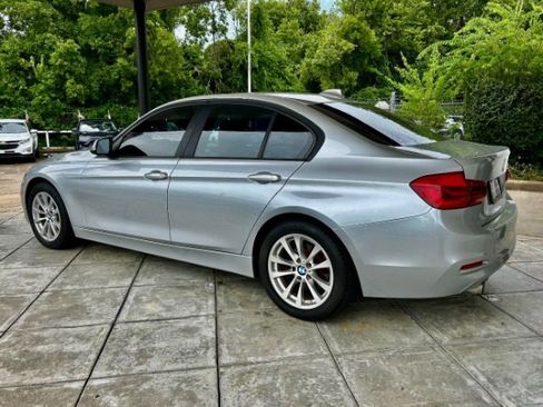 Used 2017 BMW 320i Sedan image 2