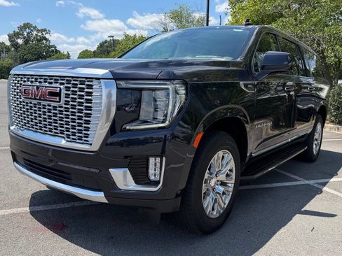 Used 2024 GMC Yukon XL Denali w/ Advanced Technology Package AWD/4WD image 3
