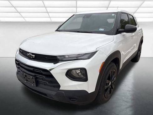 Used 2023 Chevrolet TrailBlazer LS image 3