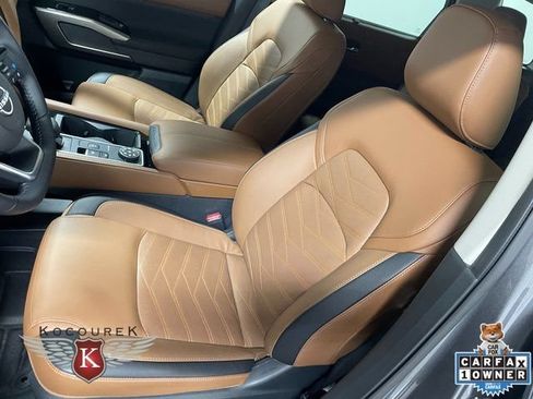 Used 2025 Nissan Pathfinder Platinum AWD/4WD image 13