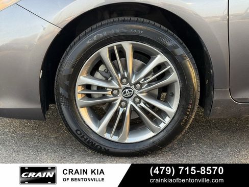 Used 2016 Toyota Camry SE image 33