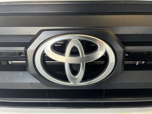 Used 2025 Toyota Tacoma SR RWD image 10
