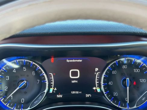 Used 2020 Chrysler Pacifica Limited FWD image 13