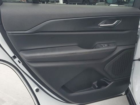 New 2025 Jeep Grand Cherokee L Altitude image 18