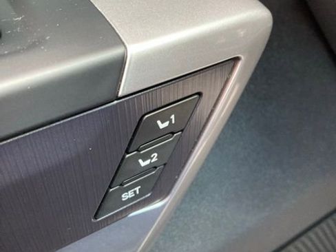 Used 2022 Toyota Tundra Platinum image 54