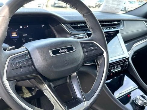 Used 2023 Jeep Grand Cherokee L Altitude image 8