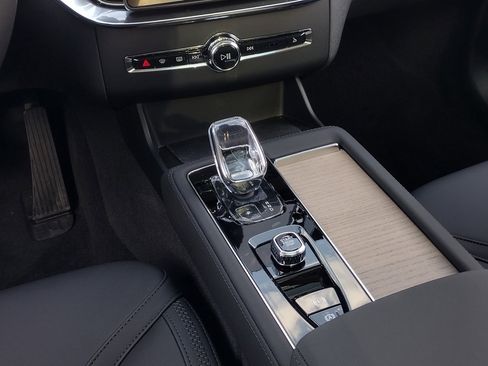 New 2025 Volvo XC90 B6 Plus image 27