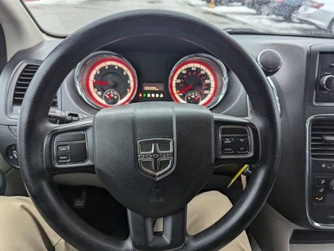 Used 2014 Dodge Grand Caravan SXT image 11