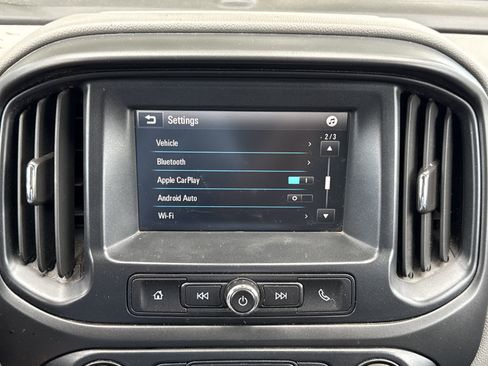 Used 2017 GMC Canyon 2WD Crew Cab w/ Convenience Package image 16