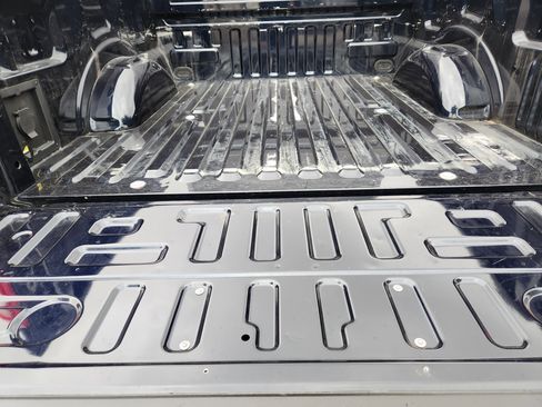 Used 2023 Ford F150 Lariat w/ FX4 Off-Road Package image 32