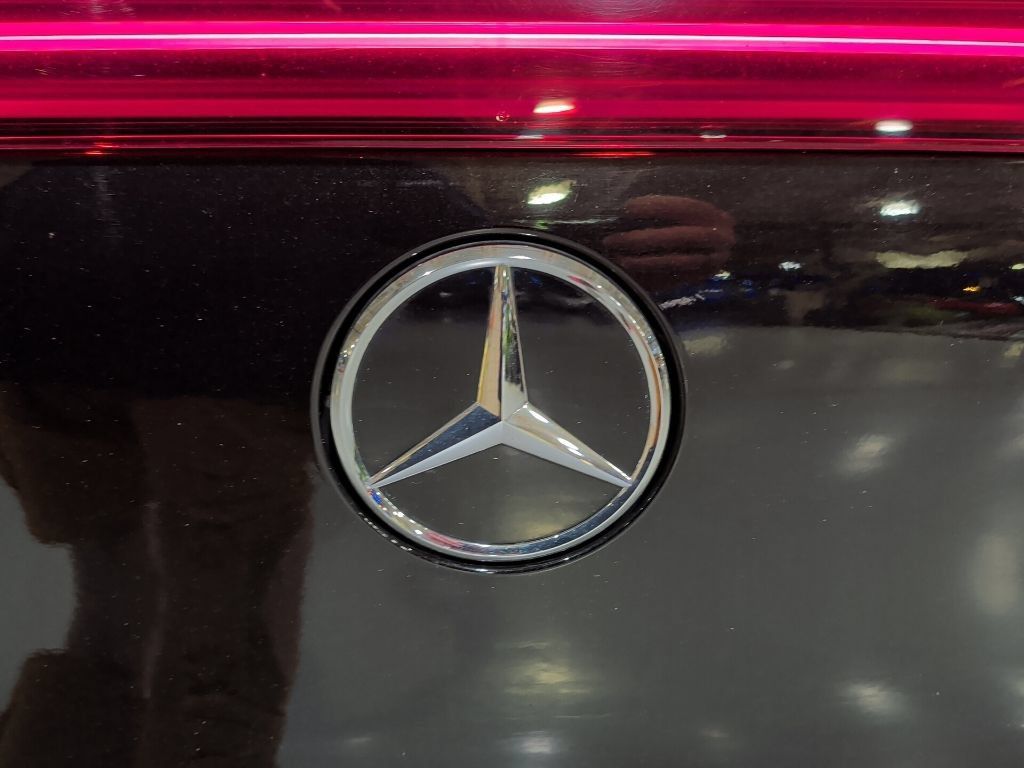 Used 2023 Mercedes-Benz EQS 580 4MATIC SUV image 11