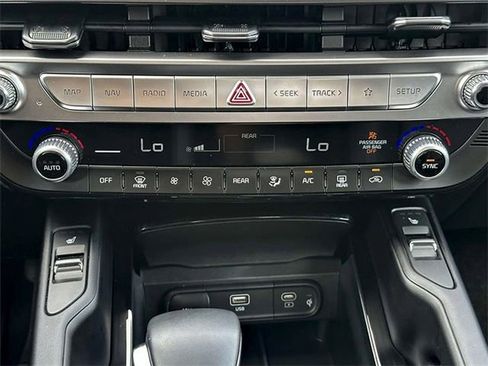 Used 2025 Kia Telluride S FWD image 22