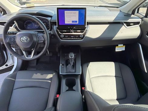 New 2026 Toyota Corolla Cross XLE w/ Convenience Package FWD image 32
