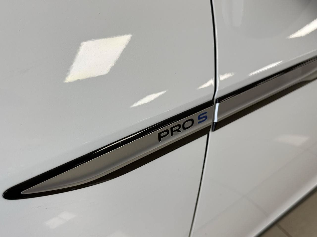 Used 2021 Volkswagen ID.4 Pro S RWD image 28