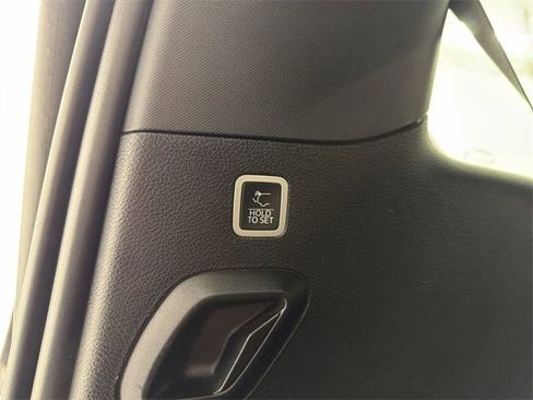 Used 2022 Jeep Wagoneer Series III w/ Premium Group I image 16