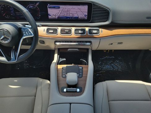 Certified 2025 Mercedes-Benz GLS 450 4MATIC image 15