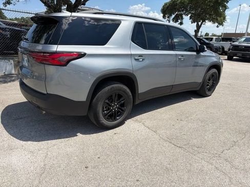 Used 2023 Chevrolet Traverse LS w/ Midnight/Sport Edition FWD image 4