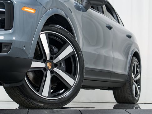New 2026 Porsche Cayenne Coupe AWD/4WD image 33