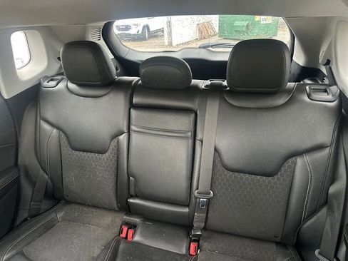 Used 2018 Jeep Compass Latitude w/ Popular Equipment Group image 16