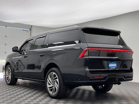 Used 2025 Lincoln Navigator L Reserve AWD/4WD image 16