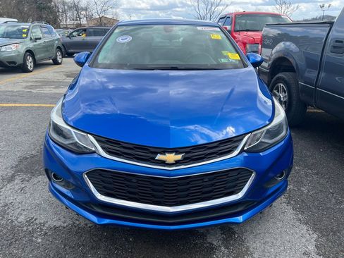 Used 2016 Chevrolet Cruze LT image 2