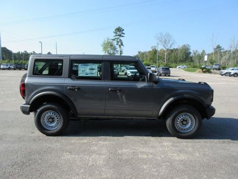 New 2025 Ford Bronco 4-Door image 6