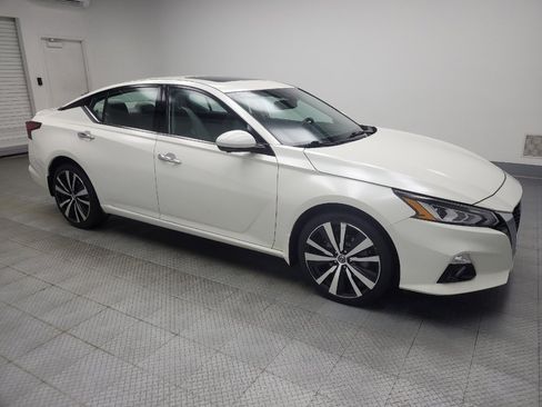 Used 2019 Nissan Altima 2.5 Platinum image 11