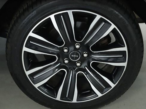 Used 2017 Lincoln MKC Premiere image 39