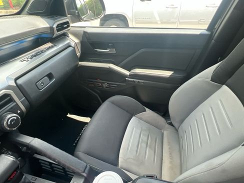 Used 2024 Toyota Tacoma 4x4 Double Cab image 6