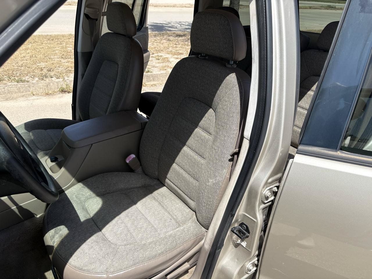 Used 2004 Ford Explorer XLS RWD image 35