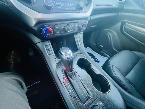 Used 2018 GMC Acadia SLT image 22