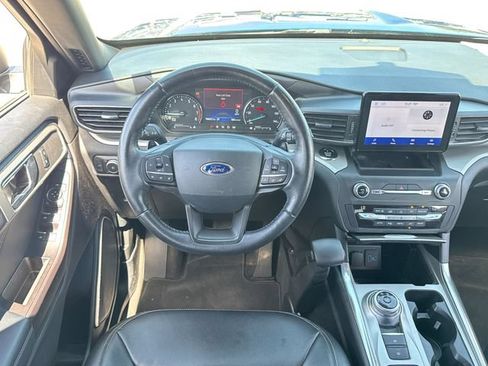 Used 2020 Ford Explorer XLT w/ Equipment Group 202A RWD image 14
