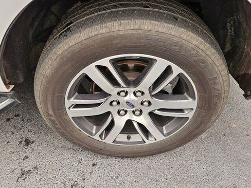 Used 2023 Ford Expedition Limited image 21