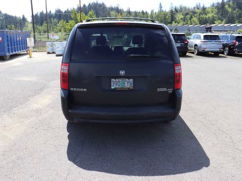 Used 2010 Dodge Grand Caravan Hero w/ Popular Equipment Group image 6