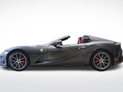 Used 2021 Ferrari 812 GTS image 2