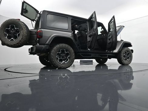Used 2022 Jeep Wrangler Unlimited Rubicon 4xe w/ Cold Weather Group AWD/4WD image 29