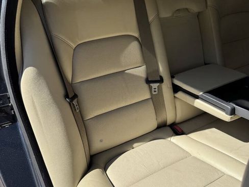 Used 2008 Volvo V70 FWD image 16