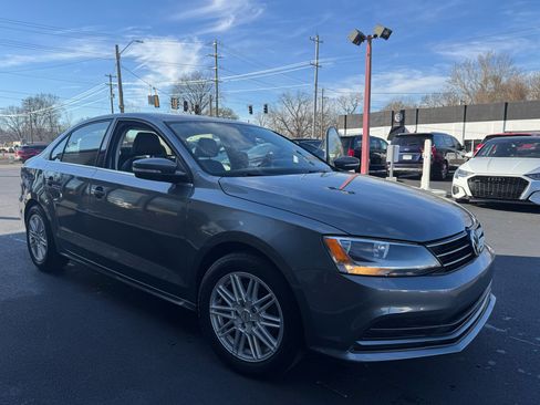 Used 2016 Volkswagen Jetta SE image 7