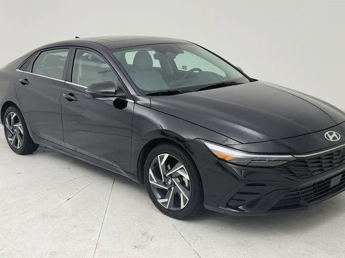 Used 2024 Hyundai Elantra Limited FWD image 1