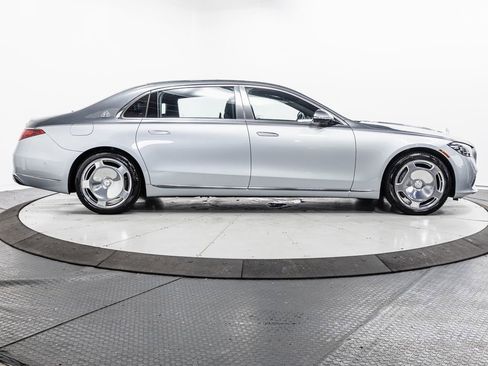 Certified 2024 Mercedes-Benz Maybach S 580 4MATIC image 38