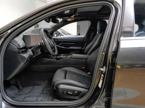 Used 2025 BMW 530i RWD image 4