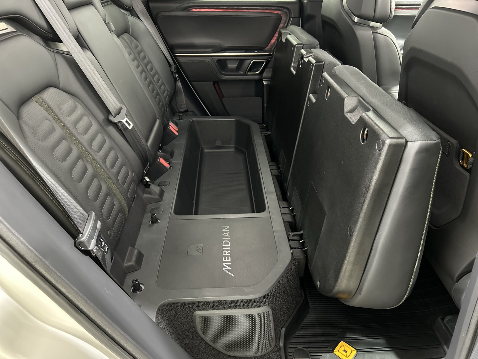 Used 2022 Rivian R1T Adventure AWD/4WD image 24