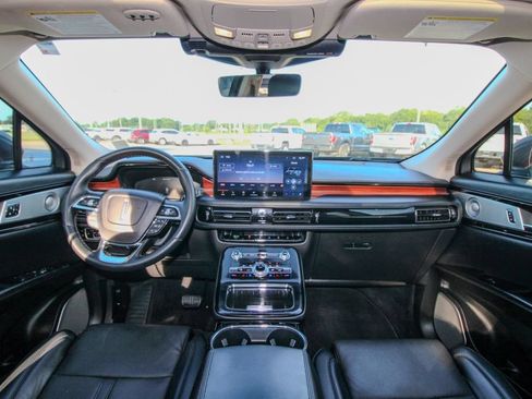Used 2023 Lincoln Nautilus Reserve w/ Equipment Group 202A AWD/4WD image 11