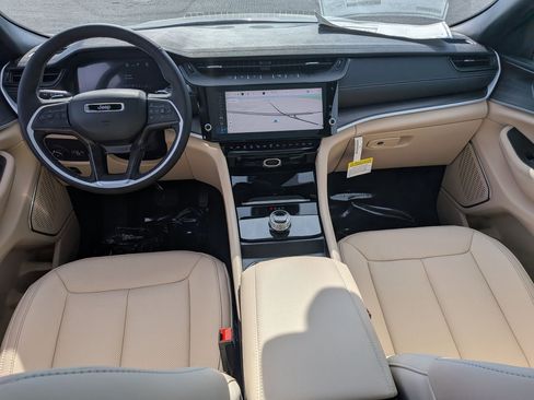New 2026 Jeep Grand Cherokee Limited w/ Luxury Tech Group II RWD image 25