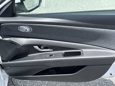 Used 2025 Hyundai Elantra Limited FWD image 14