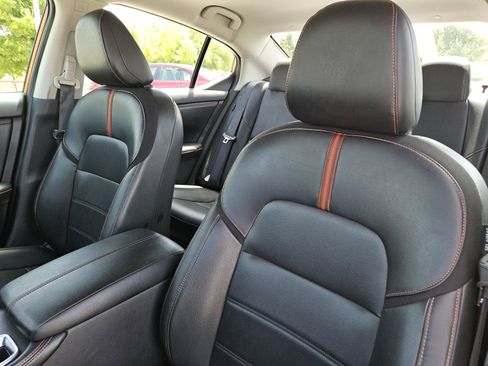 Used 2025 Nissan Sentra SR w/ SR Premium Package FWD image 24