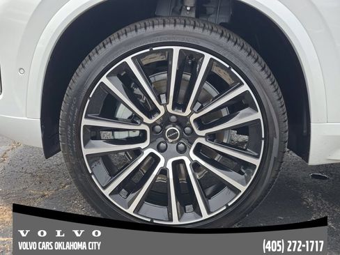 Used 2026 Volvo XC90 B5 Plus w/ Protection Package Premier AWD/4WD image 9