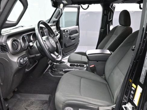 Used 2021 Jeep Gladiator Willys image 12