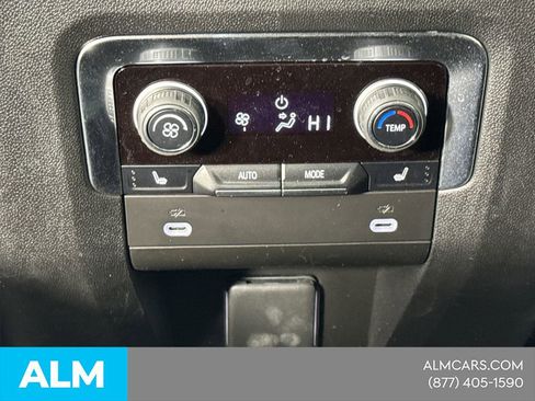 Used 2024 Chevrolet Suburban RST w/ Luxury Package image 28