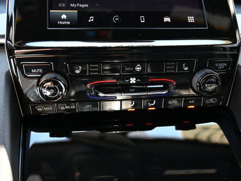 Used 2022 Jeep Grand Cherokee L Laredo AWD/4WD image 28